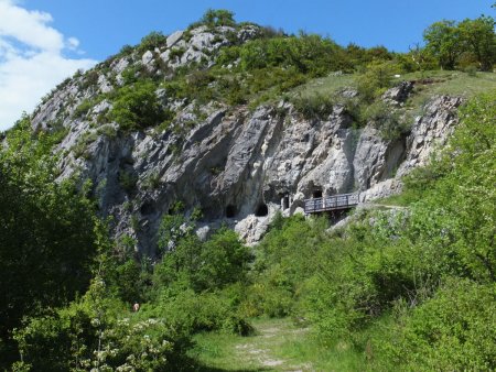 Les Grottes de Mandrin, sous le Mont Jalla.