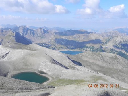 Lacs des Garrets et d’Allos depuis le sommet