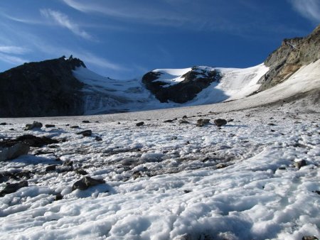 Au pied du premier glacier que nous allons gravir : le glacier du Grand Col.
