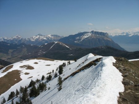 La Dent d’Arclusaz (alt. 2.041 m) vue du sommet