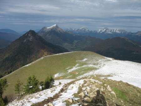 La Petite Gallopaz et le Massif des Bauges vus du sommet