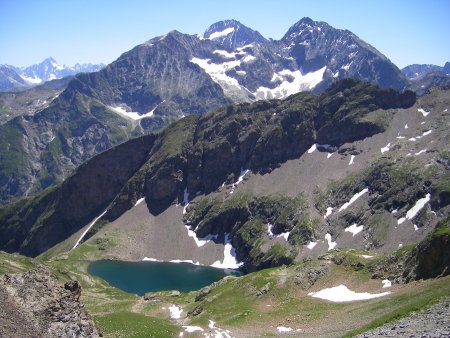 Lac de Plan Vianney et Roche de la Muzelle depuis la brèche de Périer