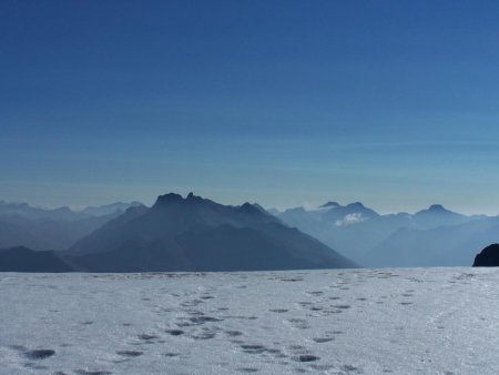 La selle de Labby, sur le glacier de la Mahure, face aux grands sommets de la haute Maurienne