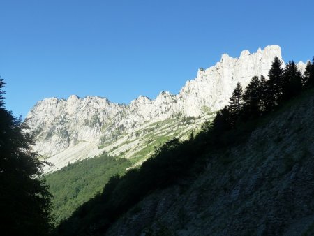 Les Rochers du Parquet, en montant vers le Col de l’Aupet