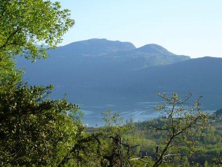 Lac du Bourget et mont de la Charvaz.