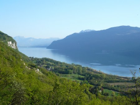 Lac du Bourget, Chartreuse, Dent du Chat et mont de la Charvaz.