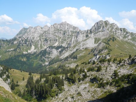 La vue au col de Chavannais : Roc d’Enfer, pointes de Chalune et de Chavasse.
