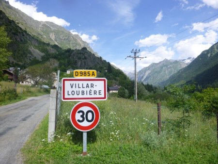 Départ du petit village de Villar-Loubière dans la vallée du valgaudemar