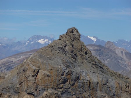 Le sommet de Rocca Blanca qui masque un peu la Barre des Ecrins, entre l’Ailefroide et le Pelvoux.