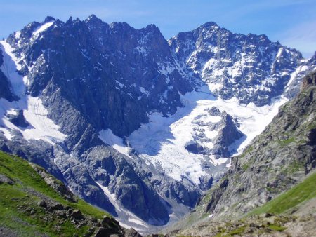 Roche Faurio, Glacier de Tombe Murée et sa brèche du même nom