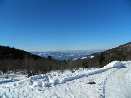 Au départ du Col des Supeyres, vue sur les Monts Dore.