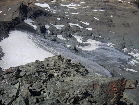 Du sommet, vue sur le glacier des Fours et une partie de l’arête nord-ouest.