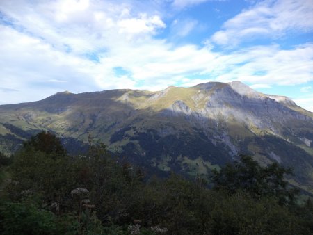 Du Mont Joly (à droite) à l’aiguille Croche (à gauche) la vue se dégage et le parcours devient beaucoup plus intéressant.