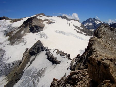 Vue est-sud-est du sommet Nord du Roc de Bassagne.