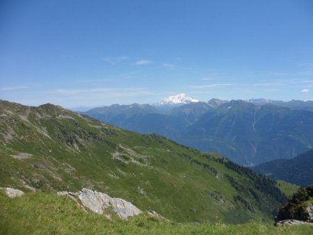 Le Mont-Blanc longtemps visible pendant la descente