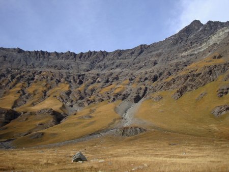 L’Aiguille de la Grande Sassière (3747m) et ses contreforts.
