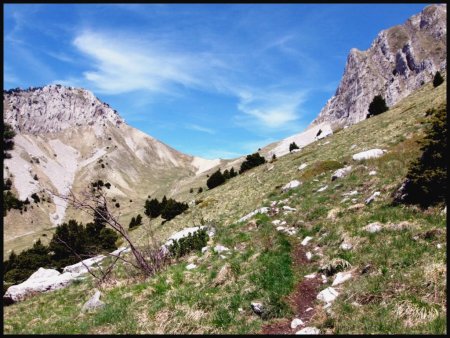 Le Col de Seysse vu du Vallon de la Grande Plâte..