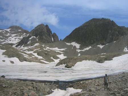 Lac inférieur de Crupillouse et Col de Veyre