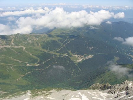 Du sommet, vue sur le Pleynet et les pistes de ski des 7 Laux