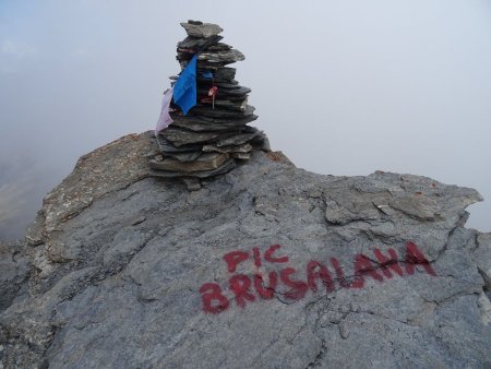 Magnifique point de vue au sommet du Pic Brusalana