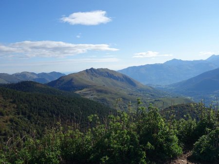 Au centre Soum la Pène, puis vers la droite Pic de Montaigu, Pic du Midi de Bigorre