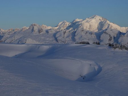 Seul le Mont Blanc profite encore du soleil...