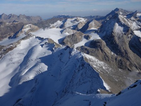 Vue sur les glaciers d versant italien.