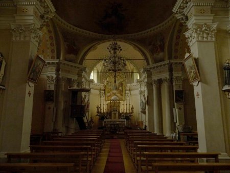 Dégioz. L’intérieur de l’église Santi Sebastiano e Rocco