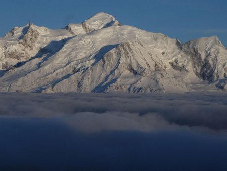 Le Mont Blanc capte toujours le regard...