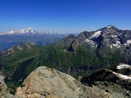 Le Mont Blanc et le Mont Pourri.