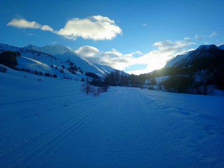Départ sur la piste de ski de fond depuis le Pont de Lariane (2024m)