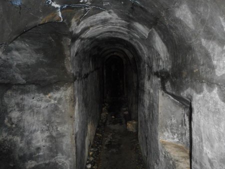 Dans le tunnel.