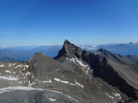 Au sommet de l’Aiguille du Goléon : Aiguille d’Arves, Mont Blanc.