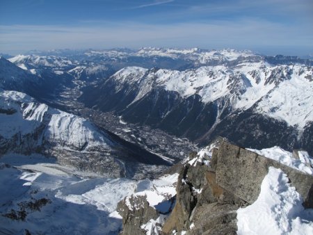 La vallée de Chamonix. Au loin les Aravis