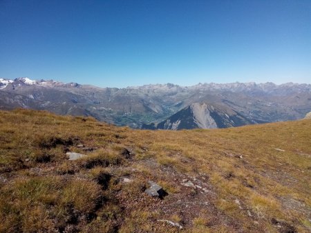 Depuis le Col d’Emy : une vue imprenable sur le Massif de Belledonne !