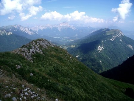 Vers le nord, le Platary Sommet de Charbonnier et Mont Aiguille.