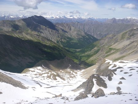 Au nord, le Grand Vallon, et à gauche le Pic de Boussolenc (2832m)