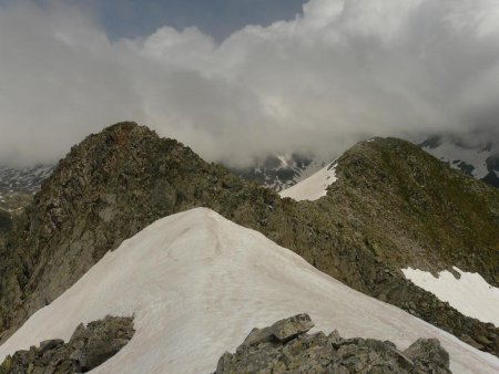 Vus de l’antécime, le sommet de la Crête du Cheval et la pointe 2598.