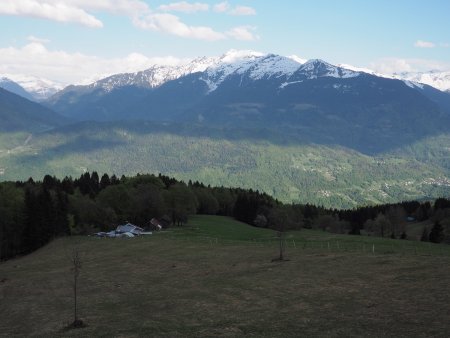 Chalets du Lancheron et mont Mirantin.