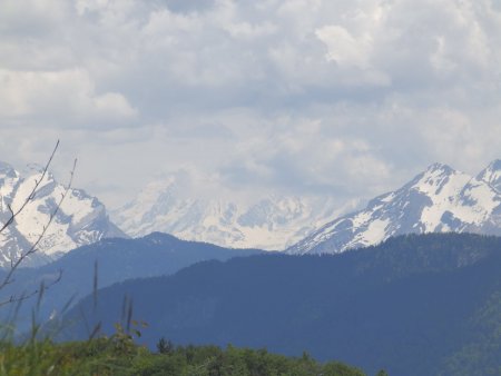 Le Mont Blanc est toujours caché.