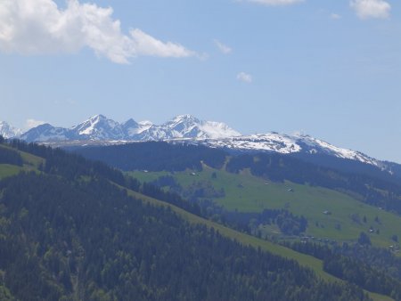 Zoom sur la Pointe de la Grande Journée, le Mont Mirantin et le Bisanne.
