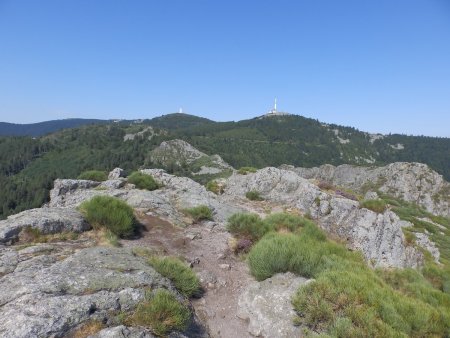 Au sommet du Pic du Midi, regard vers les Crêts de Botte et de l’Œillon.