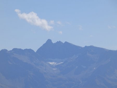 Zoom sur le Grand Pic de Belledonne.