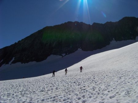 Cordée sur le glacier d’Arnès.