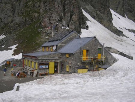 Refuge Giaccoletti (2739 m)