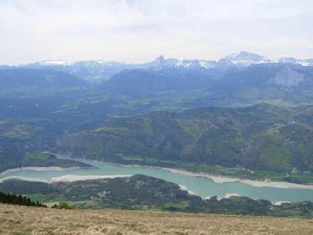 vue panoramique sur le lac et le massif du vercors