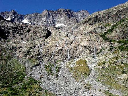 Ruisseau émissaire du glacier des Sellettes.