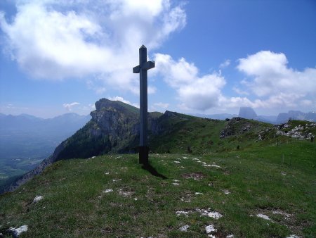 Croix de St-Paul et Rocher du Baconnet