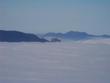Mer de nuage sur le lac du Bourget.